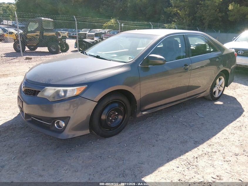 2014 TOYOTA CAMRY auction photo 2