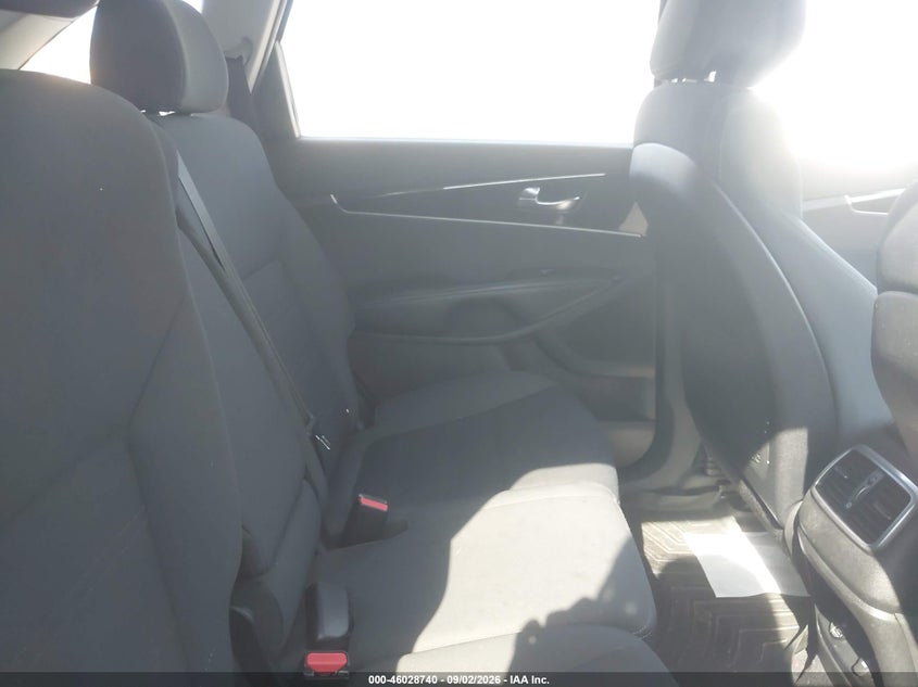 2016 KIA SORENTO auction photo 8
