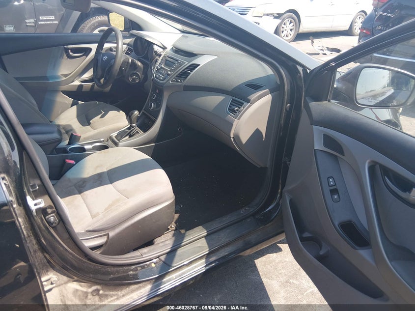 2016 HYUNDAI ELANTRA auction photo 5