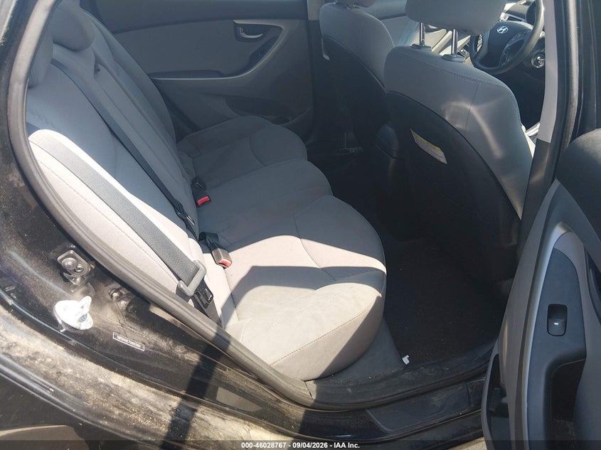 2016 HYUNDAI ELANTRA auction photo 8