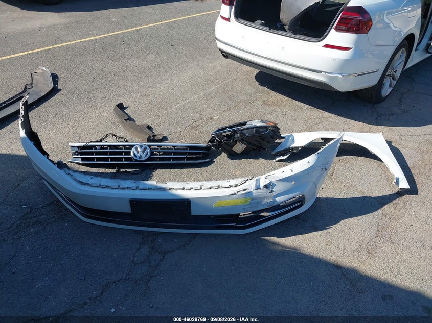VOLKSWAGEN PASSAT 2017 VIN 1VWGT7A35HC080071