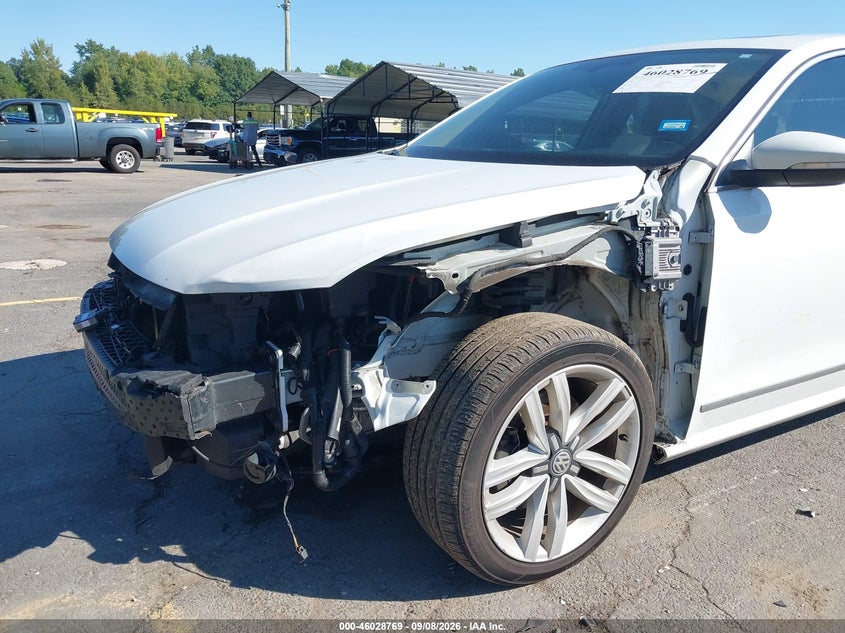 VOLKSWAGEN PASSAT 2017 VIN 1VWGT7A35HC080071