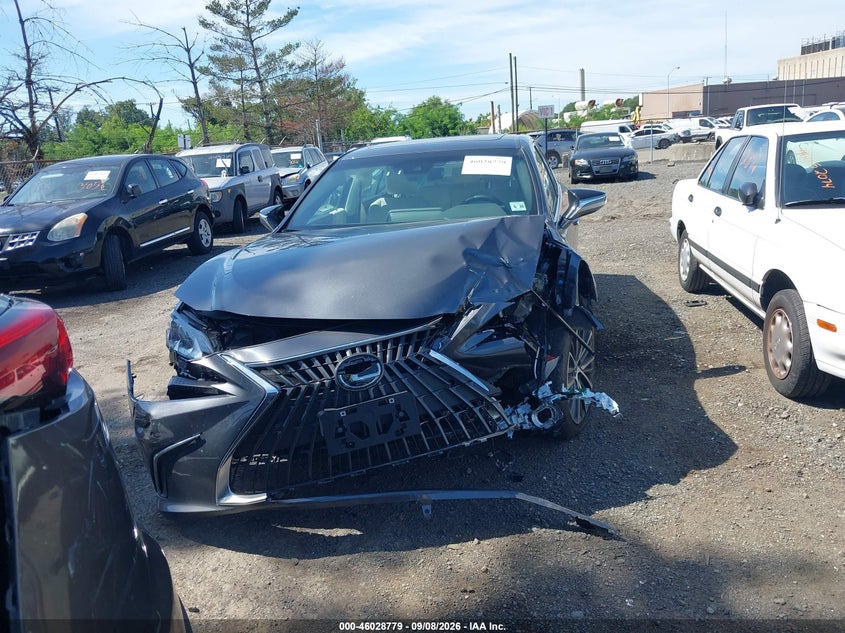 2025 LEXUS ES 300H · Фото 12