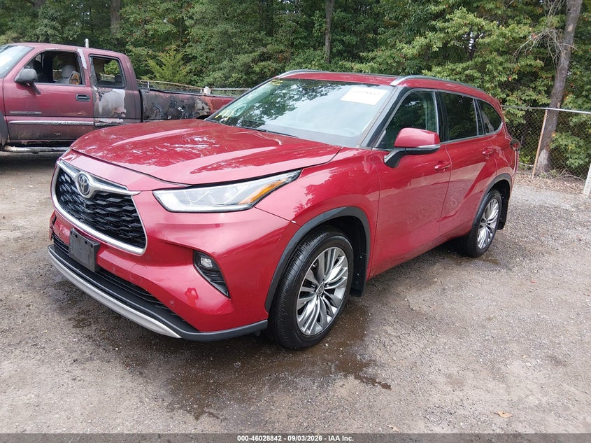 2020 TOYOTA HIGHLANDER auction photo 2
