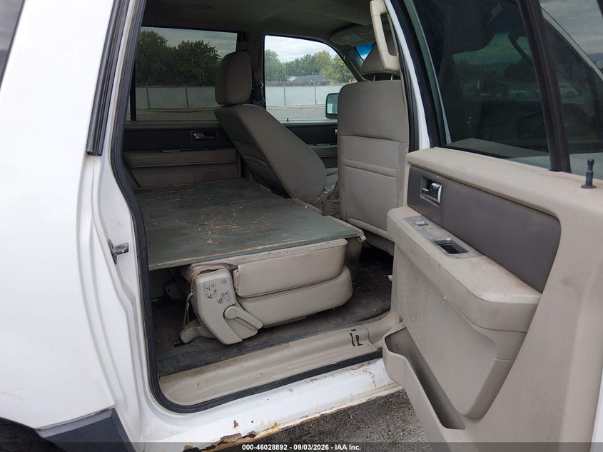 2011 FORD EXPEDITION auction photo 8