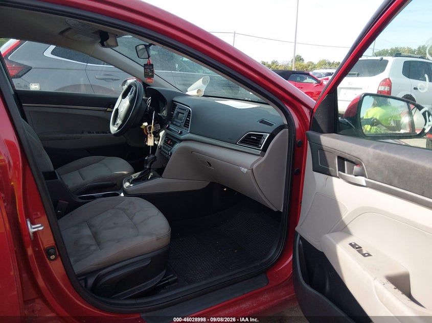 2018 HYUNDAI ELANTRA auction photo 5