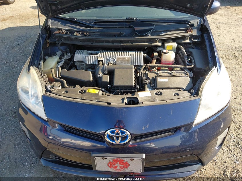 2015 TOYOTA PRIUS TWO · Фото 10