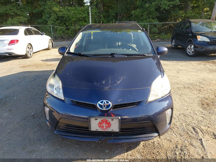 2015 TOYOTA PRIUS TWO · Фото 12