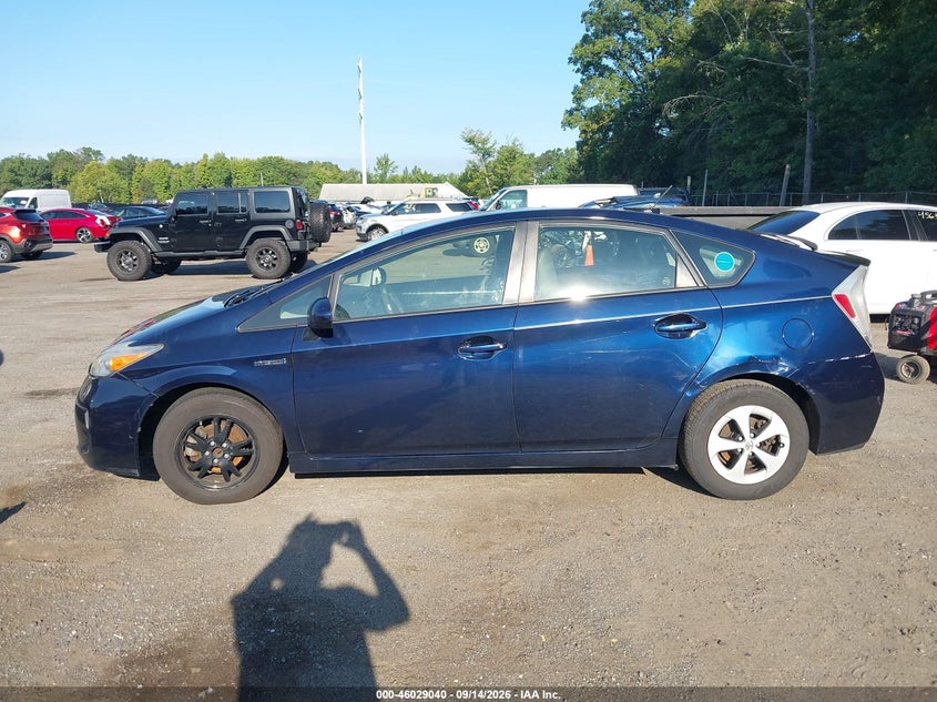 2015 TOYOTA PRIUS TWO · Фото 14