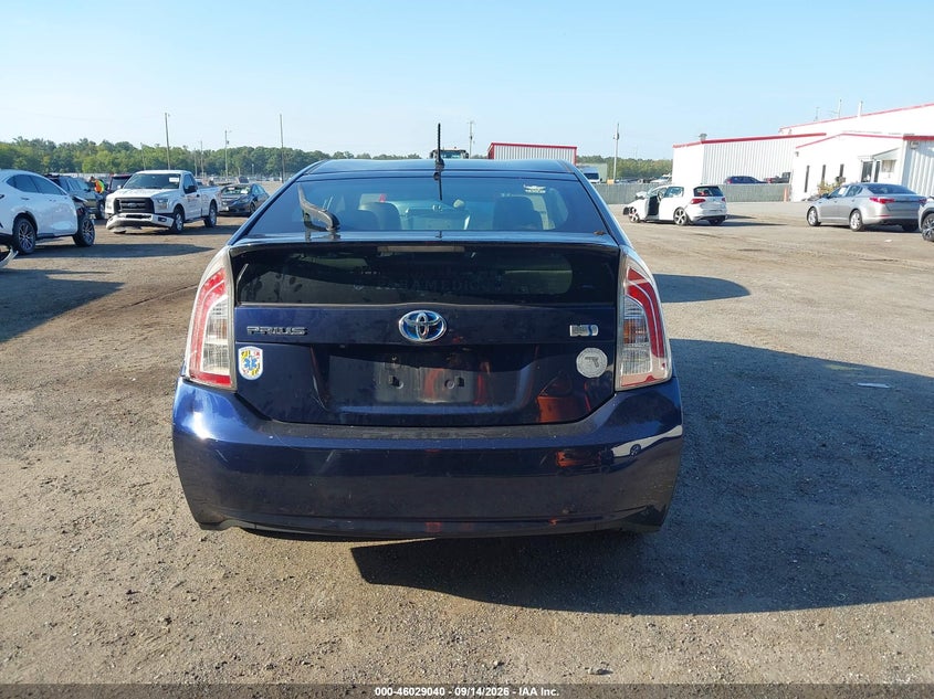 2015 TOYOTA PRIUS TWO · Фото 16