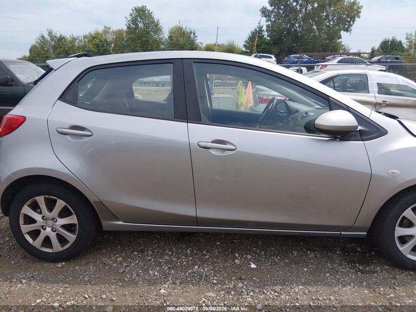 MAZDA MAZDA2 2012 VIN JM1DE1LY2C0142641