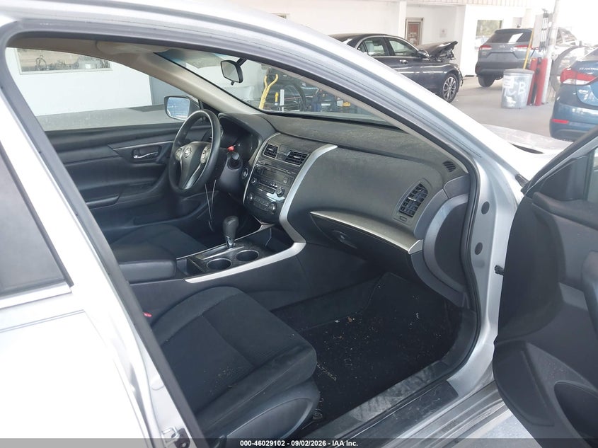 2015 NISSAN ALTIMA auction photo 5