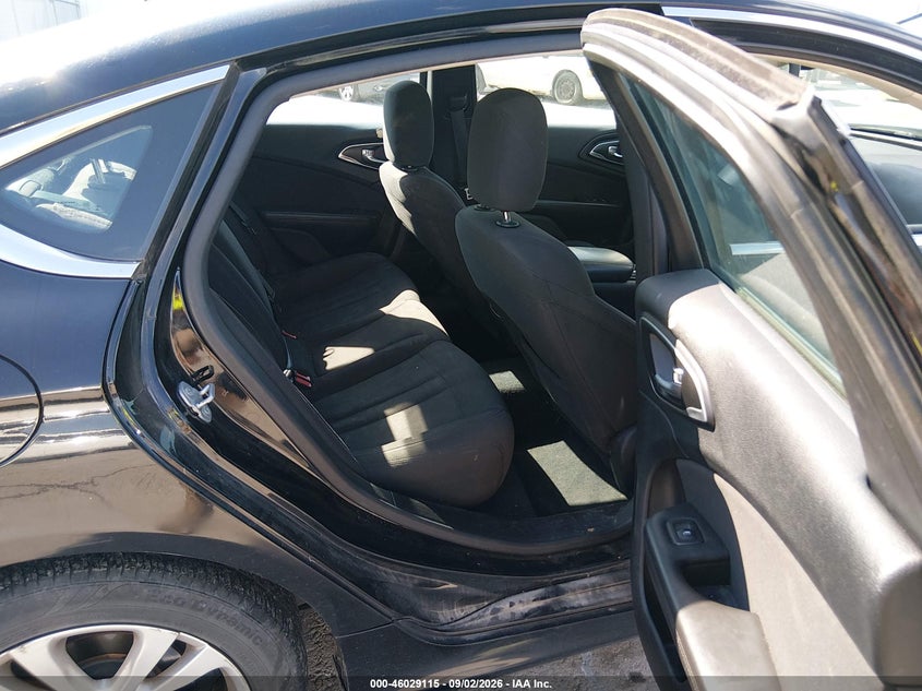 Фото 8 - CHRYSLER 200