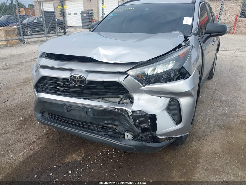 Фото 6 - TOYOTA RAV4