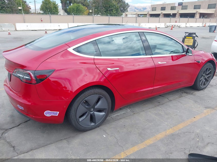 2019 TESLA MODEL 3 auction photo 4