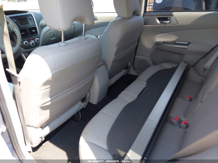 2013 SUBARU FORESTER auction photo 8