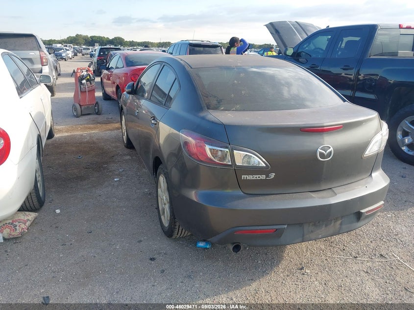 2011 MAZDA 3
