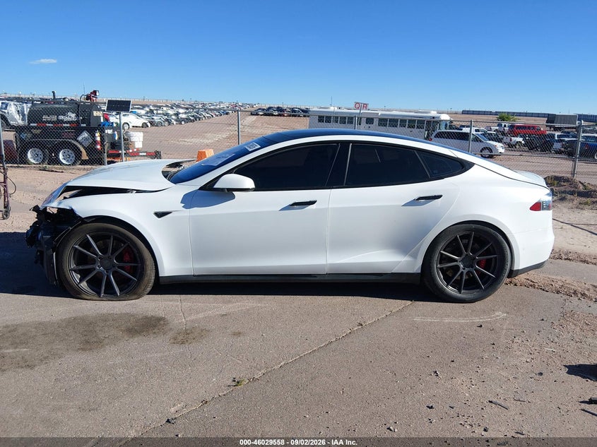 2015 TESLA MODEL S 85D/P85D · Фото 14