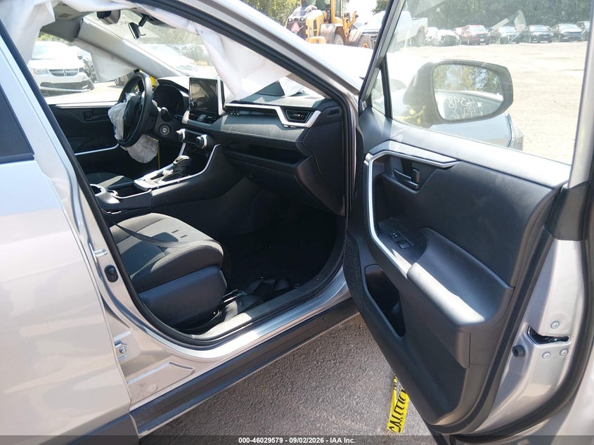 TOYOTA RAV4 - zdjęcie 5