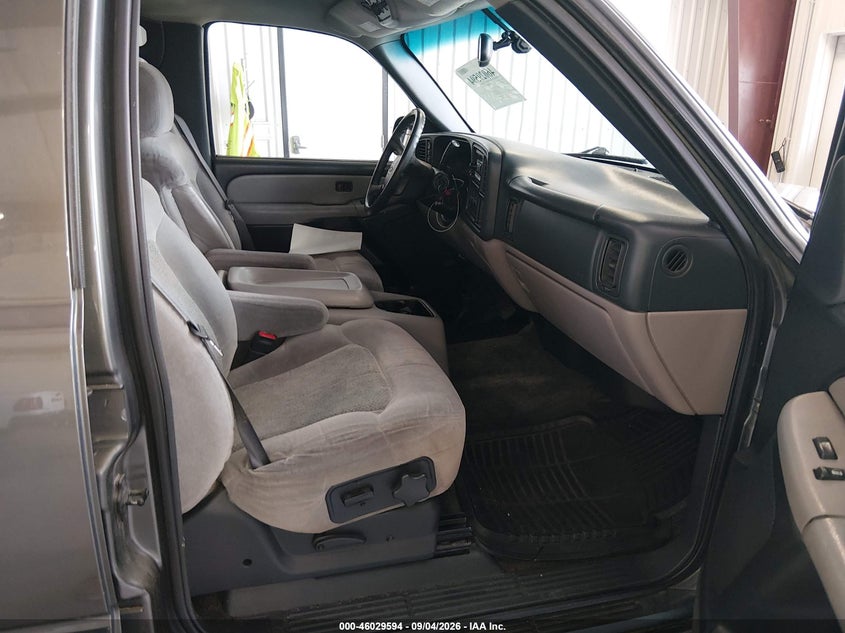 2001 CHEVROLET SUBURBAN 1500 auction photo 5
