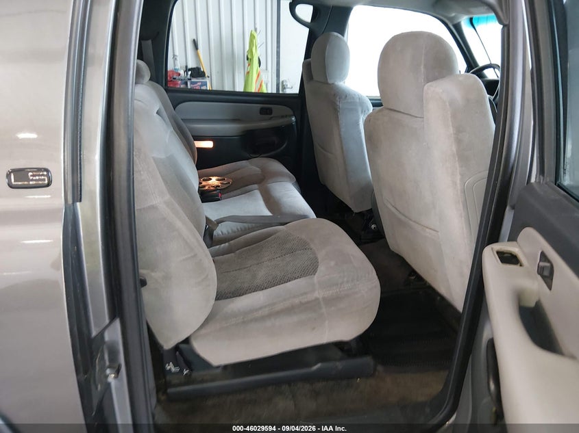 2001 CHEVROLET SUBURBAN 1500 auction photo 8