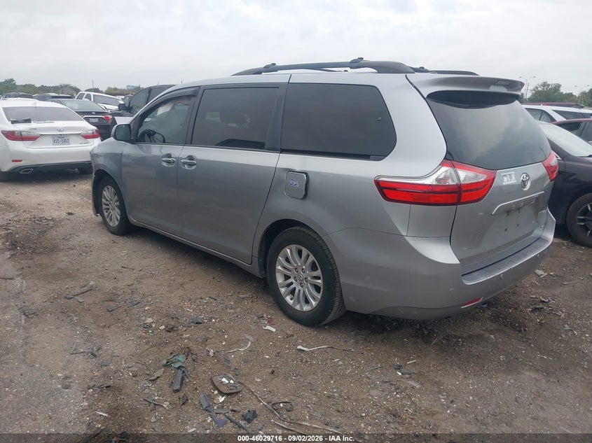 TOYOTA SIENNA - zdjęcie 3