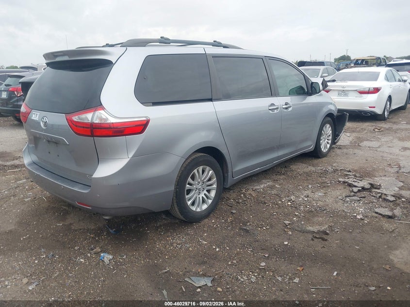 TOYOTA SIENNA - zdjęcie 4