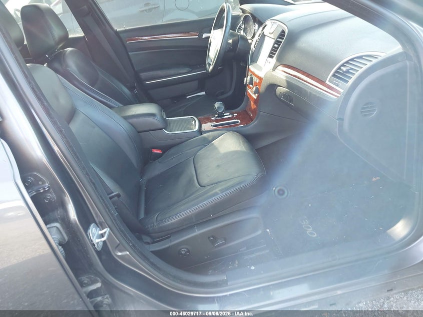 2014 CHRYSLER 300 auction photo 5