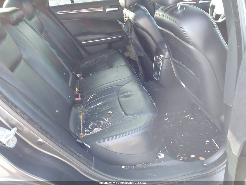 2014 CHRYSLER 300 auction photo 8