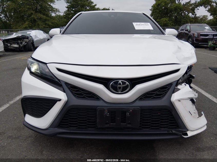 TOYOTA CAMRY - zdjęcie 12