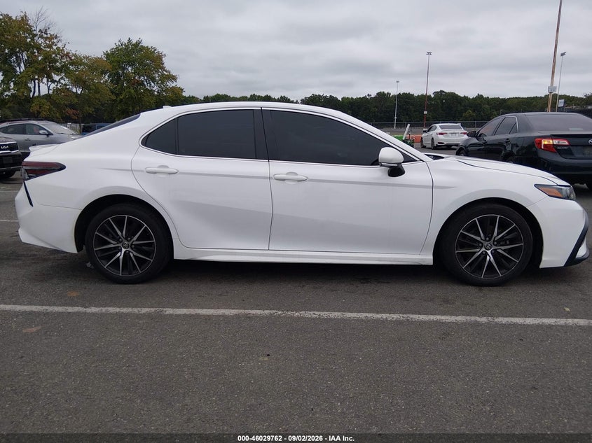 TOYOTA CAMRY - zdjęcie 13
