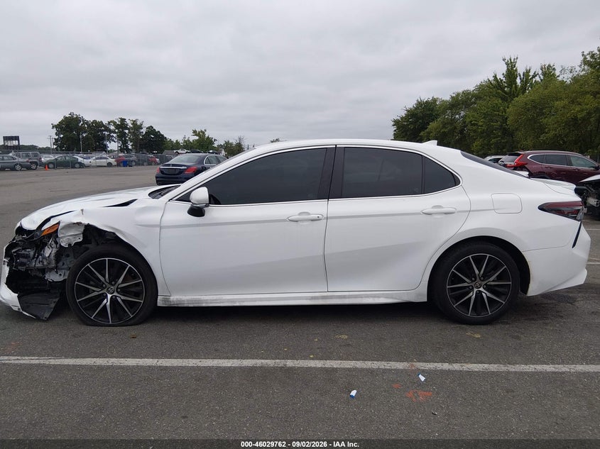 TOYOTA CAMRY - zdjęcie 14