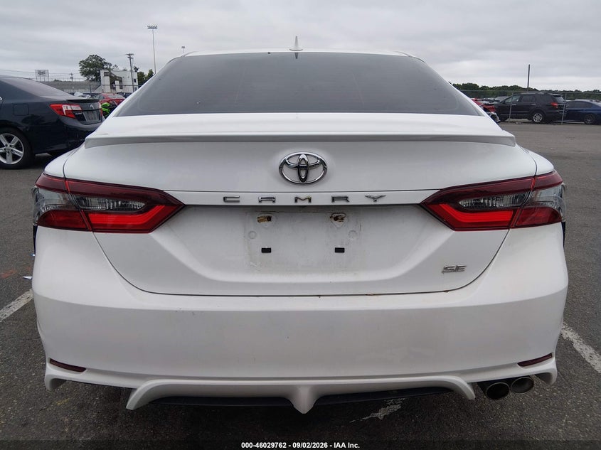 TOYOTA CAMRY - zdjęcie 16