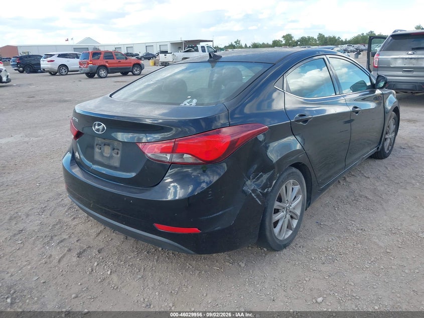 2015 HYUNDAI ELANTRA auction photo 4