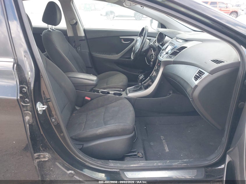 2015 HYUNDAI ELANTRA auction photo 5