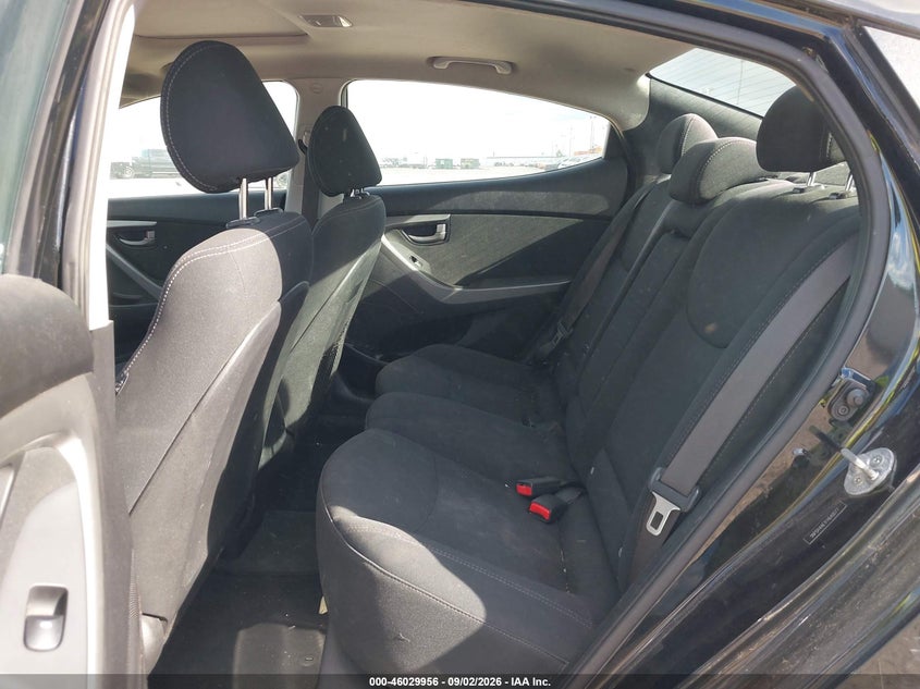 2015 HYUNDAI ELANTRA auction photo 8