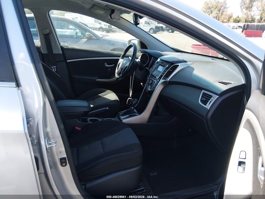 2016 HYUNDAI ELANTRA GT auction photo 5