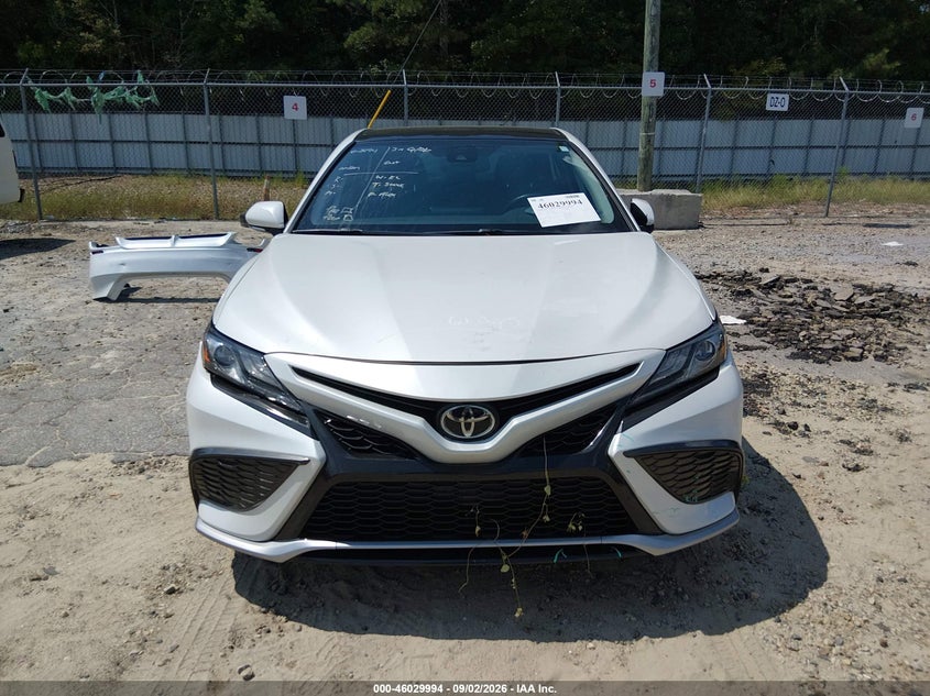 TOYOTA CAMRY - zdjęcie 13