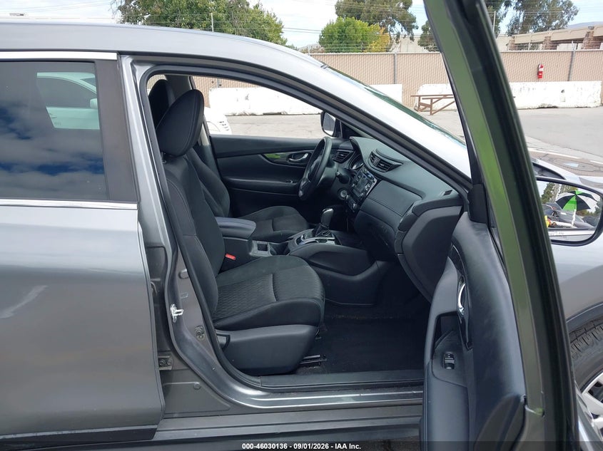 2017 NISSAN ROGUE auction photo 5
