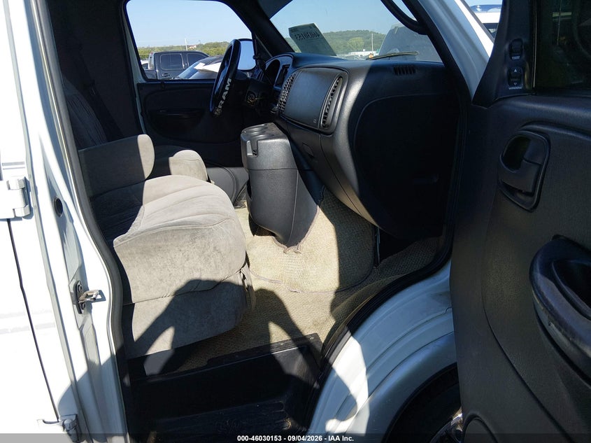 2001 DODGE RAM VAN 1500 auction photo 5