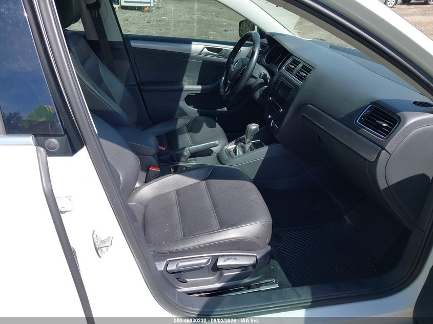 2018 VOLKSWAGEN JETTA auction photo 5