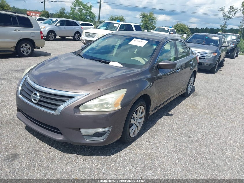 2013 Nissan Altima, Normal Wear & Tear, IAAI, VIN 1N4AL3AP3DC238718 — photo 2
