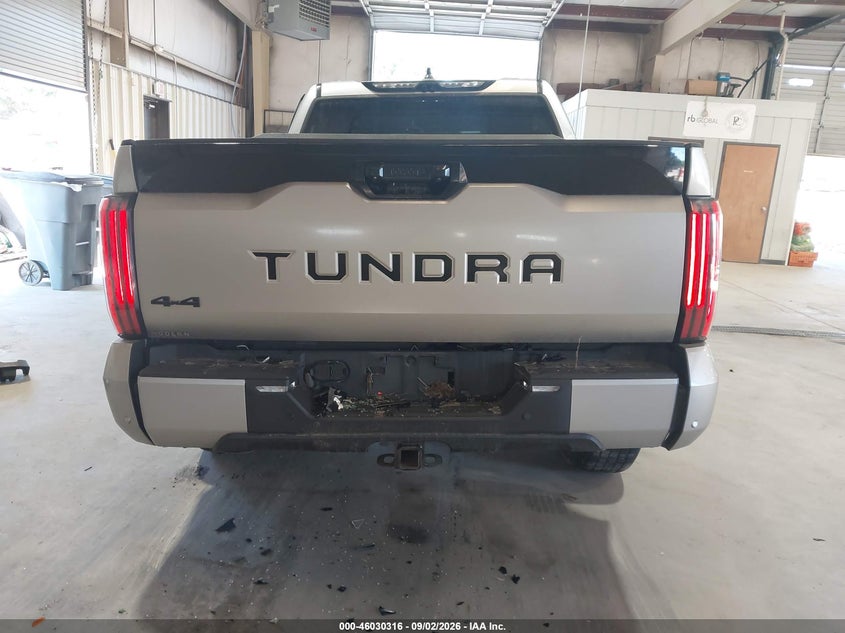TOYOTA TUNDRA - zdjęcie 17