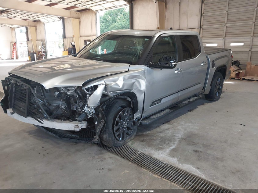 TOYOTA TUNDRA - zdjęcie 2
