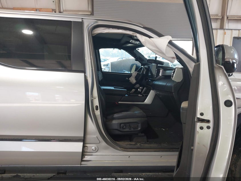 TOYOTA TUNDRA - zdjęcie 5