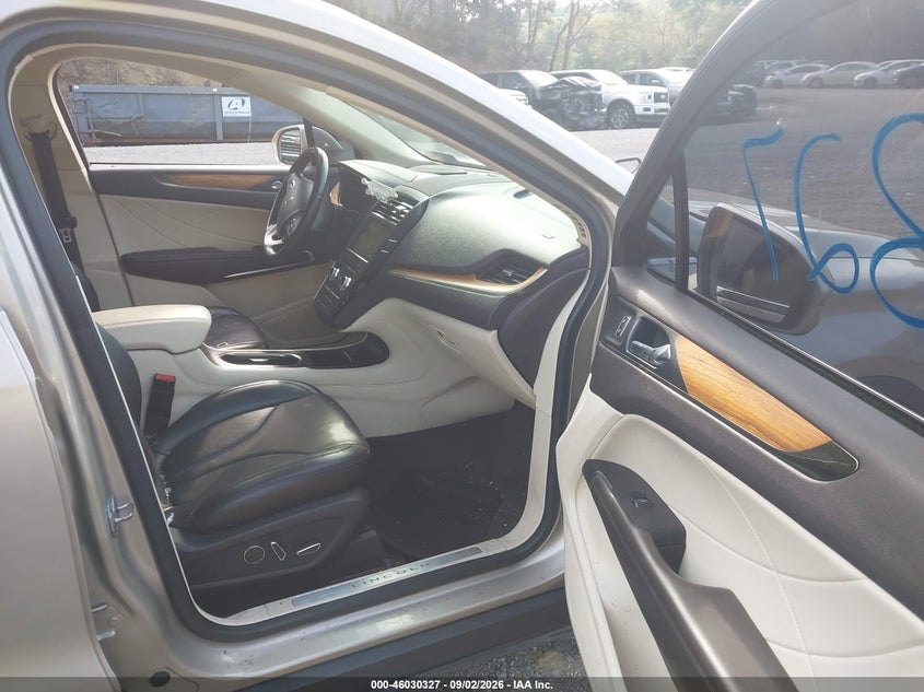 2015 LINCOLN MKC · Photo 5