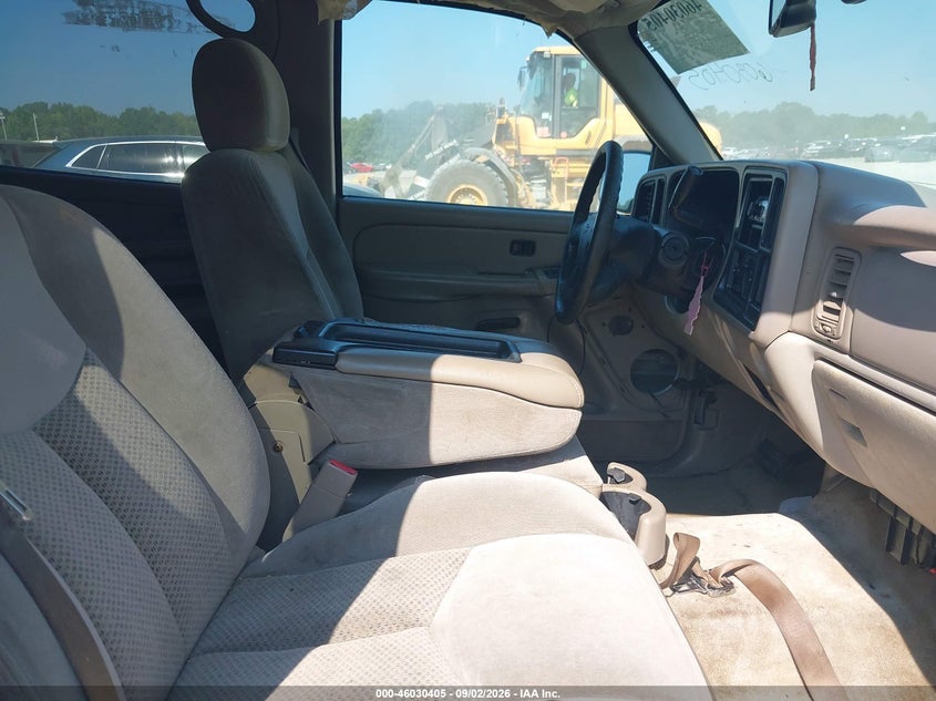 2004 CHEVROLET TAHOE auction photo 5