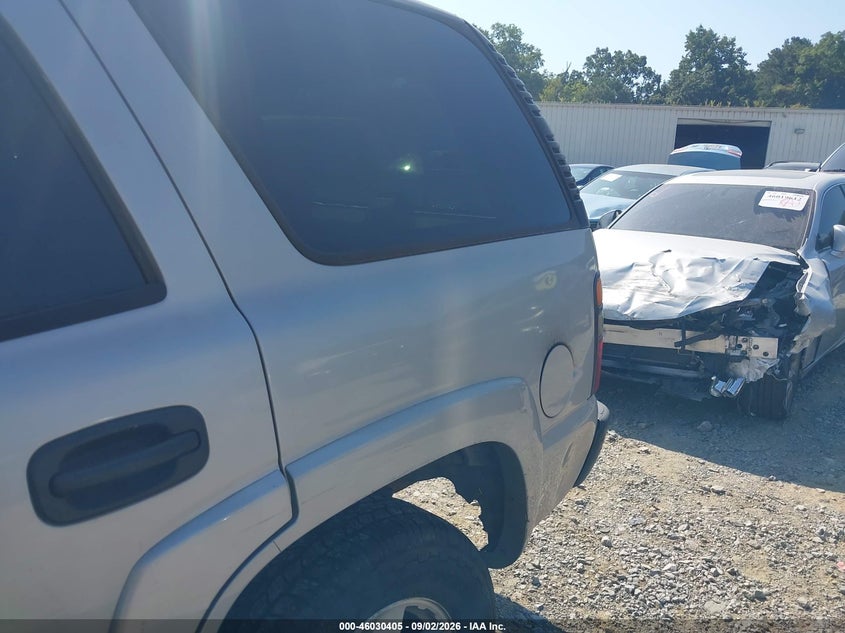 2004 CHEVROLET TAHOE auction photo 6