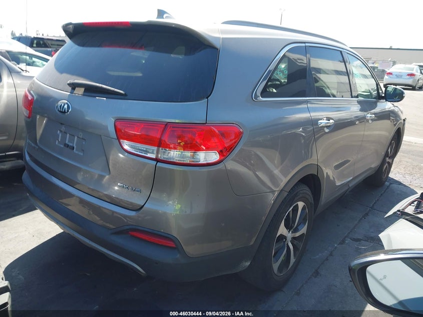 2016 KIA SORENTO auction photo 4