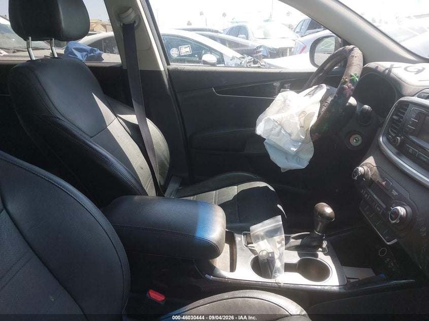 2016 KIA SORENTO auction photo 5